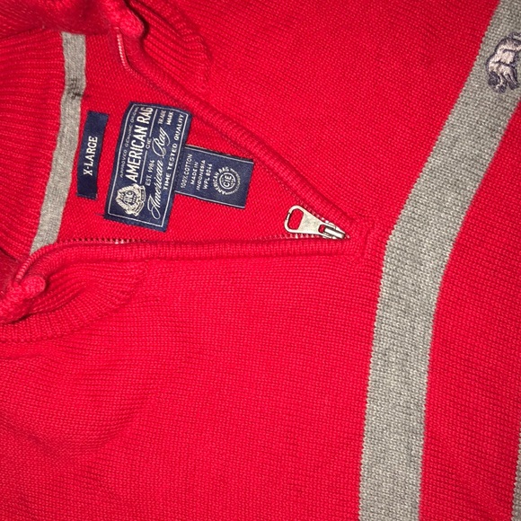 Red and gray sweater - Picture 2 of 3